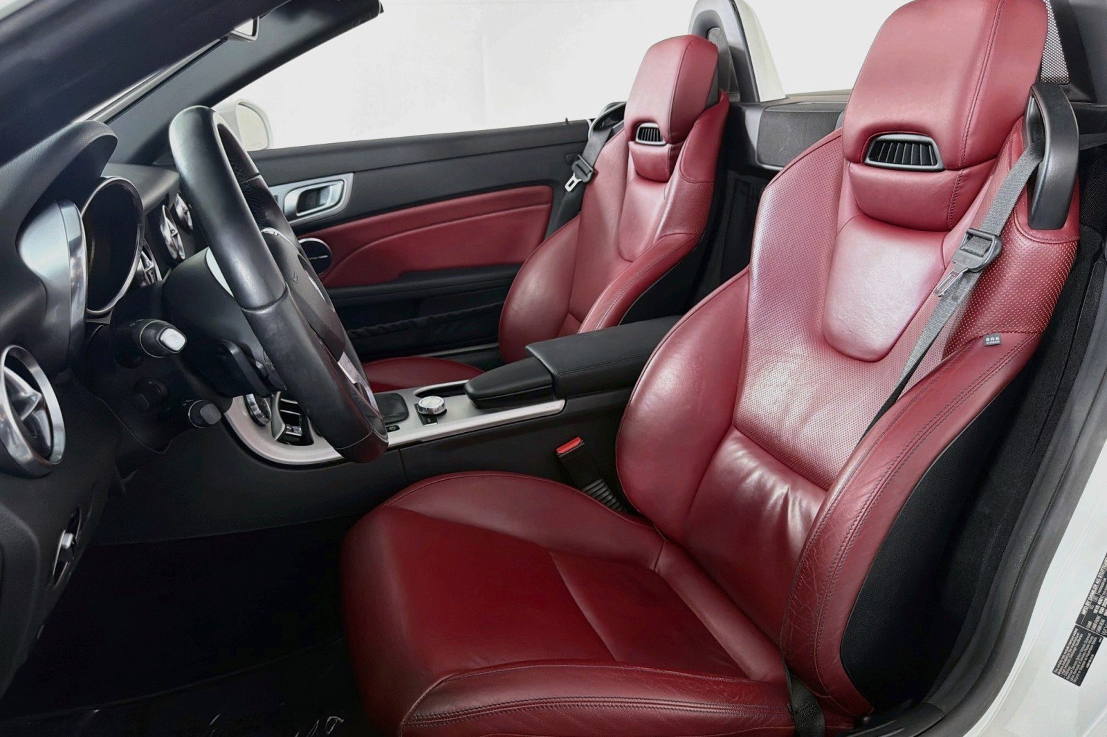 Used 2015 Mercedes-Benz SLK 250 image 17