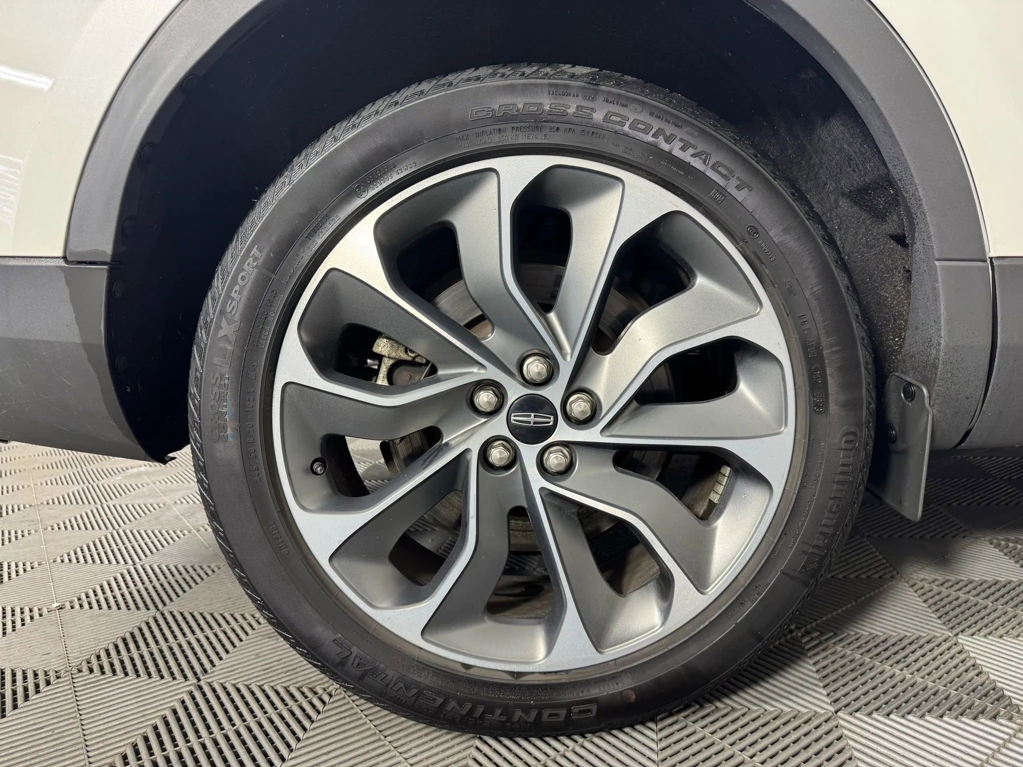 Used 2023 Lincoln Nautilus Reserve image 48