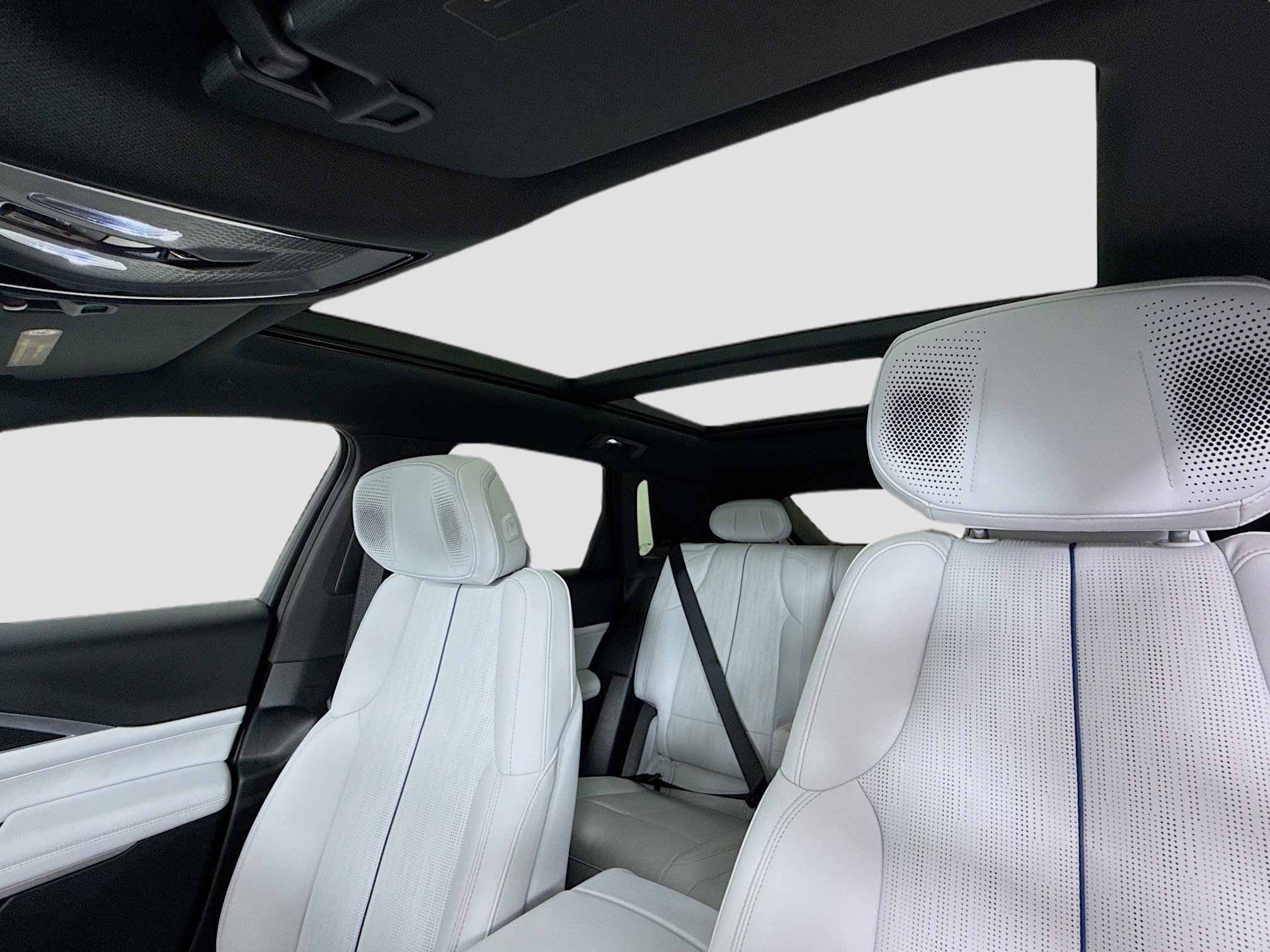 Used 2025 Cadillac Lyriq Sport image 23