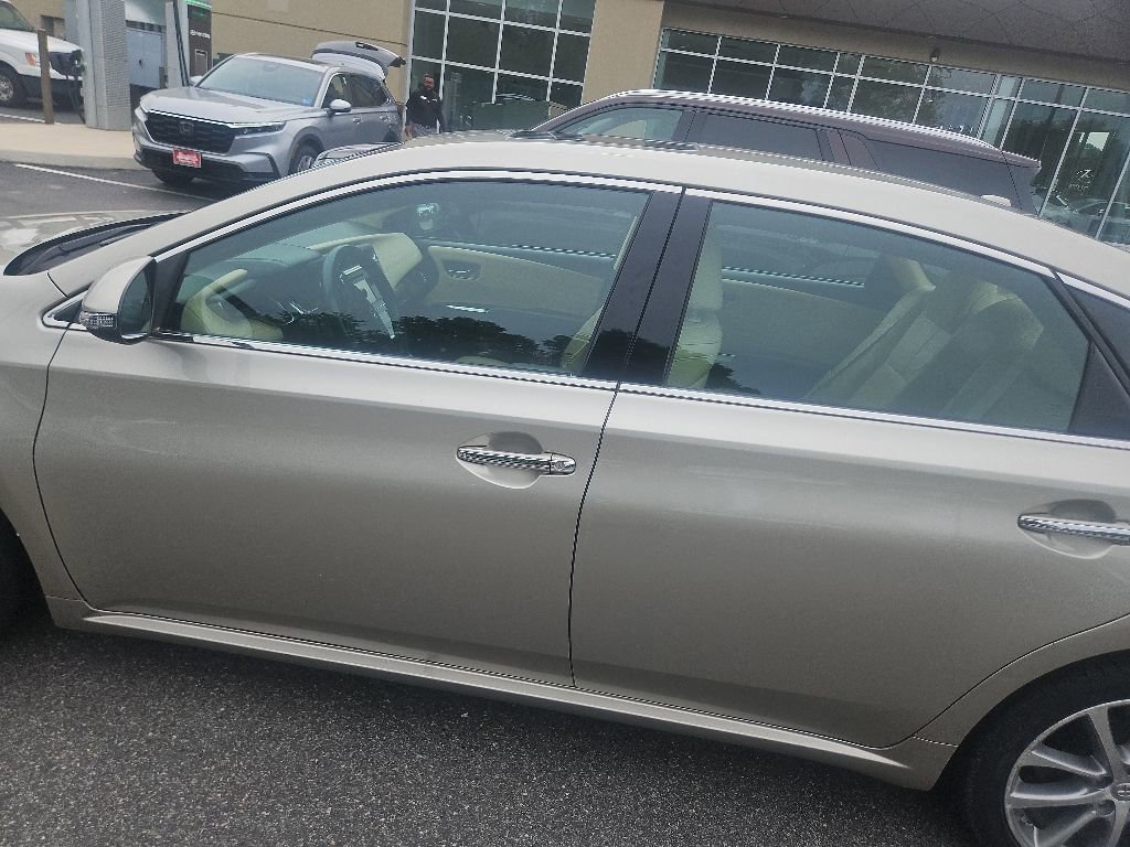 Used 2014 Toyota Avalon XLE Touring FWD image 2