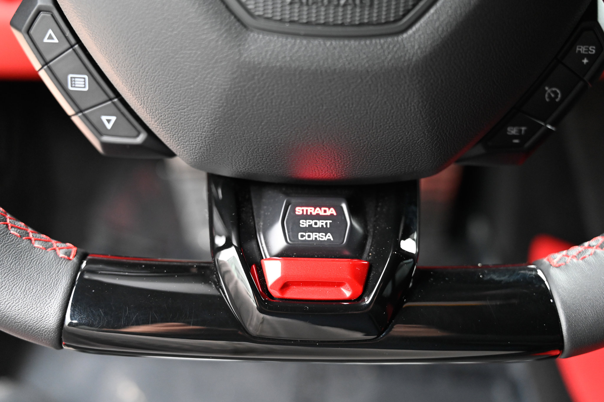 Used 2023 Lamborghini Huracan Tecnica image 26