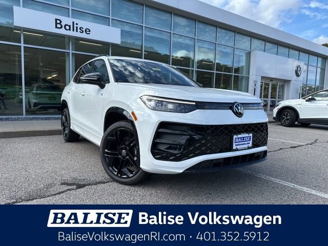 New 2025 Volkswagen Tiguan SE R-Line image 1