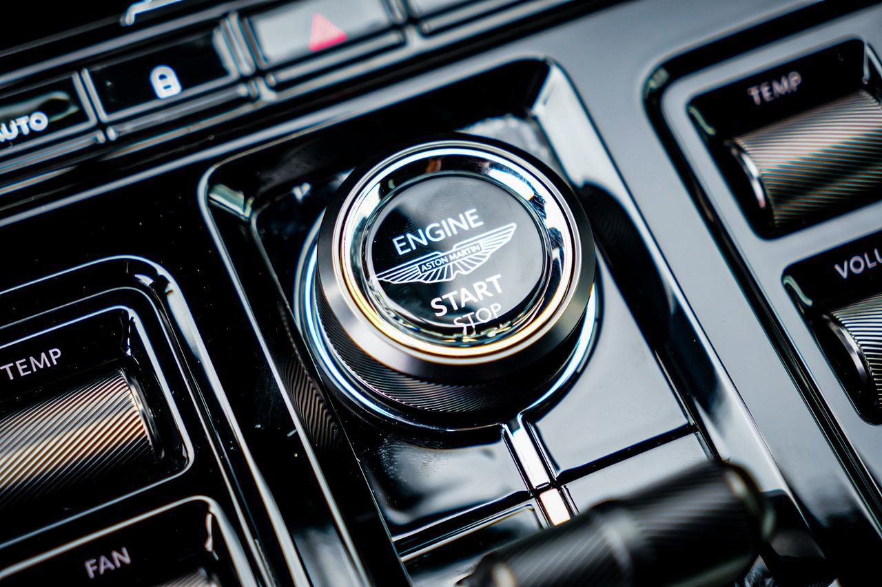 New 2025 Aston Martin DBX 707 image 21