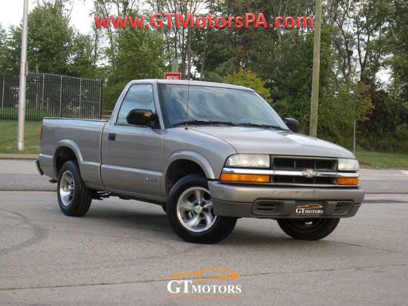 Used 2001 Chevrolet S10 Pickup LS w/ Preferred Equipment Group image 1