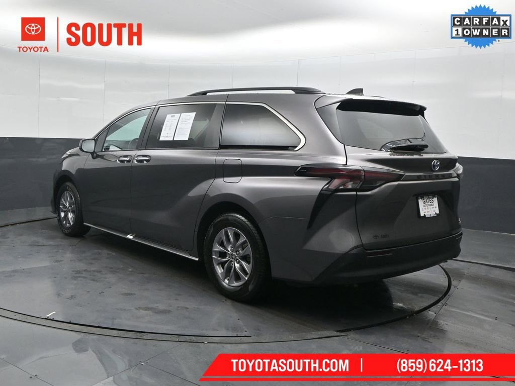 Used 2023 Toyota Sienna XLE image 8