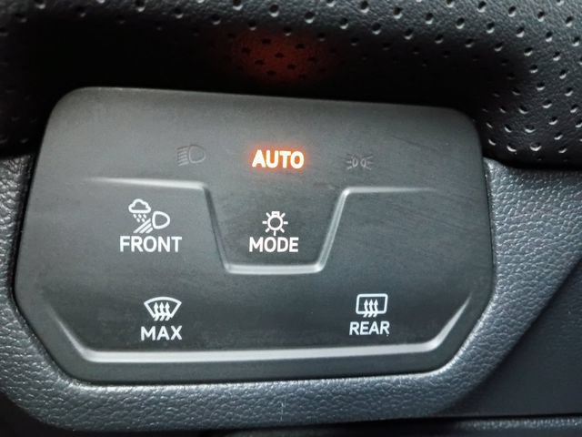 Used 2024 Volkswagen Atlas Cross Sport SE AWD/4WD image 10