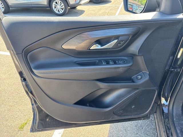 Used 2023 GMC Terrain SLE w/ Driver Convenience Package FWD image 16