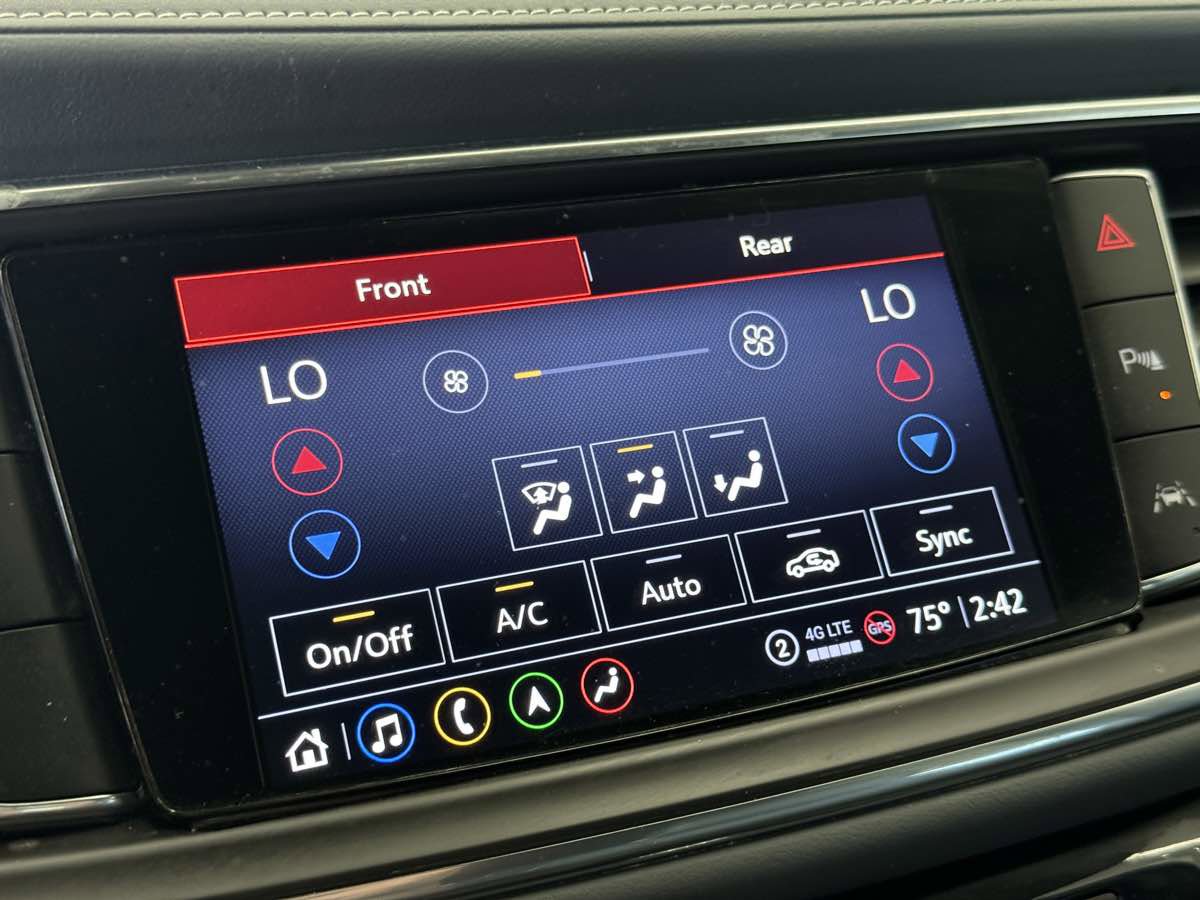 Used 2024 Buick Enclave Premium image 68