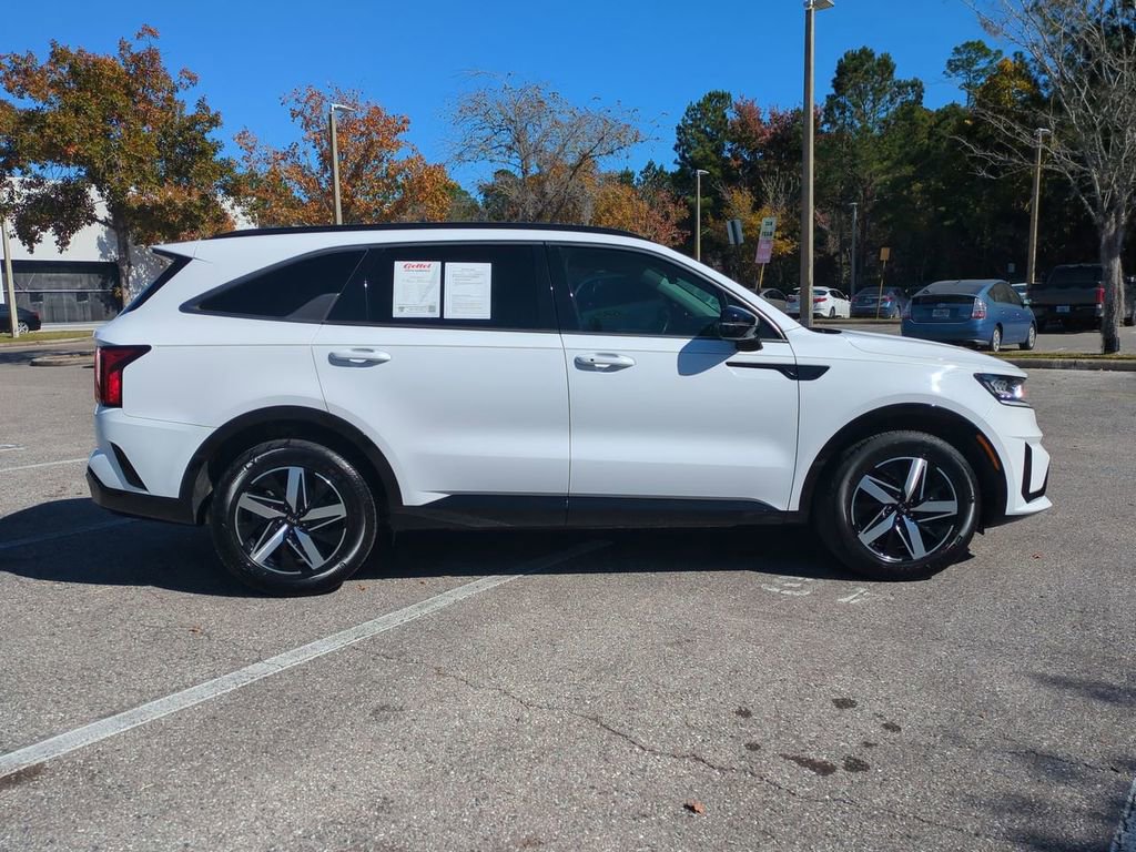 Used 2021 Kia Sorento S image 4