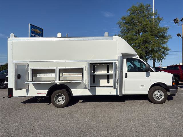New 2026 Chevrolet Express 4500 w/ Power Convenience Package RWD image 8