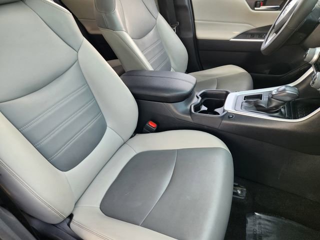 Used 2019 Toyota RAV4 XLE Premium FWD image 10