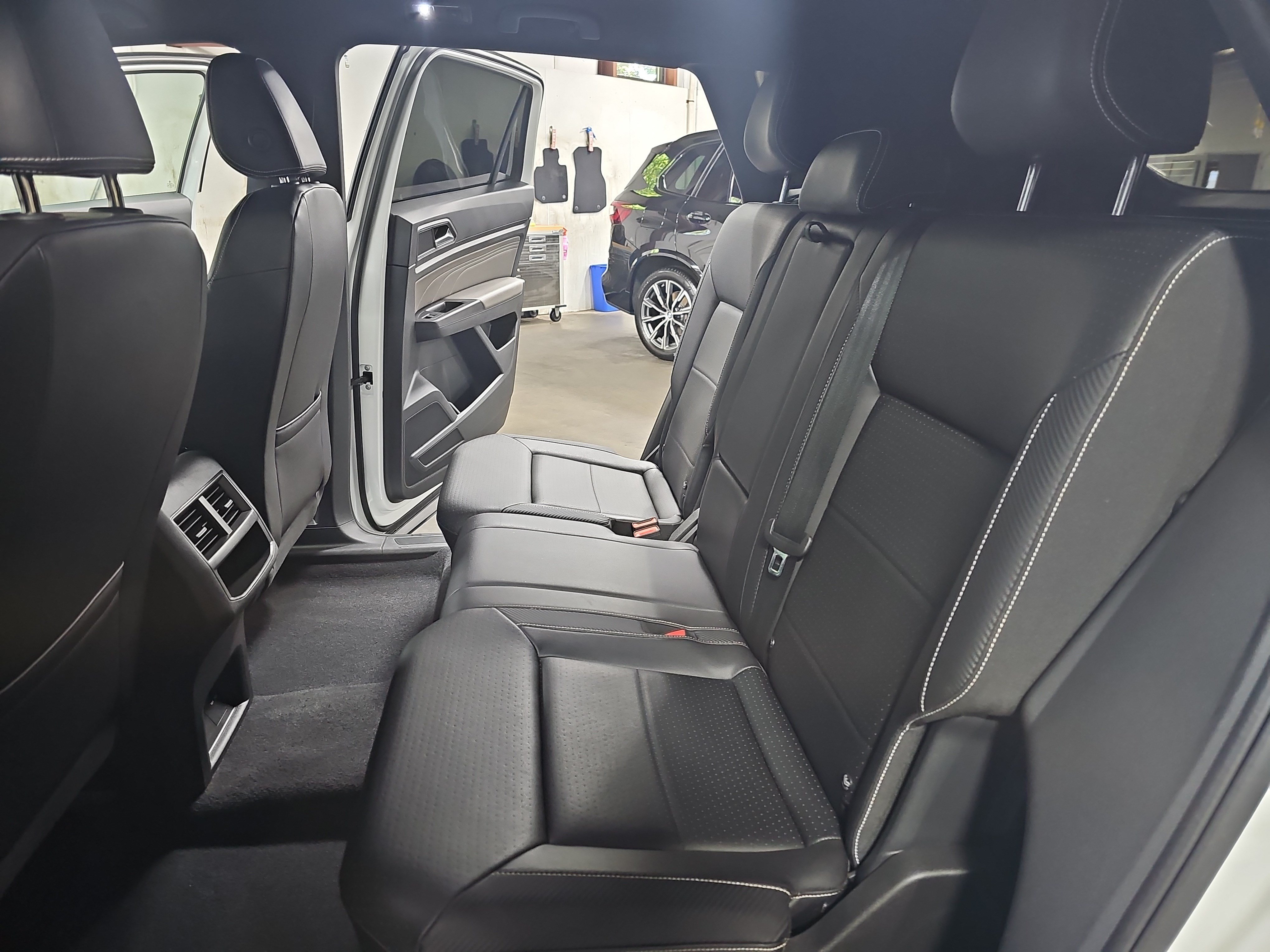 Used 2023 Volkswagen Atlas Cross Sport SEL AWD/4WD image 14