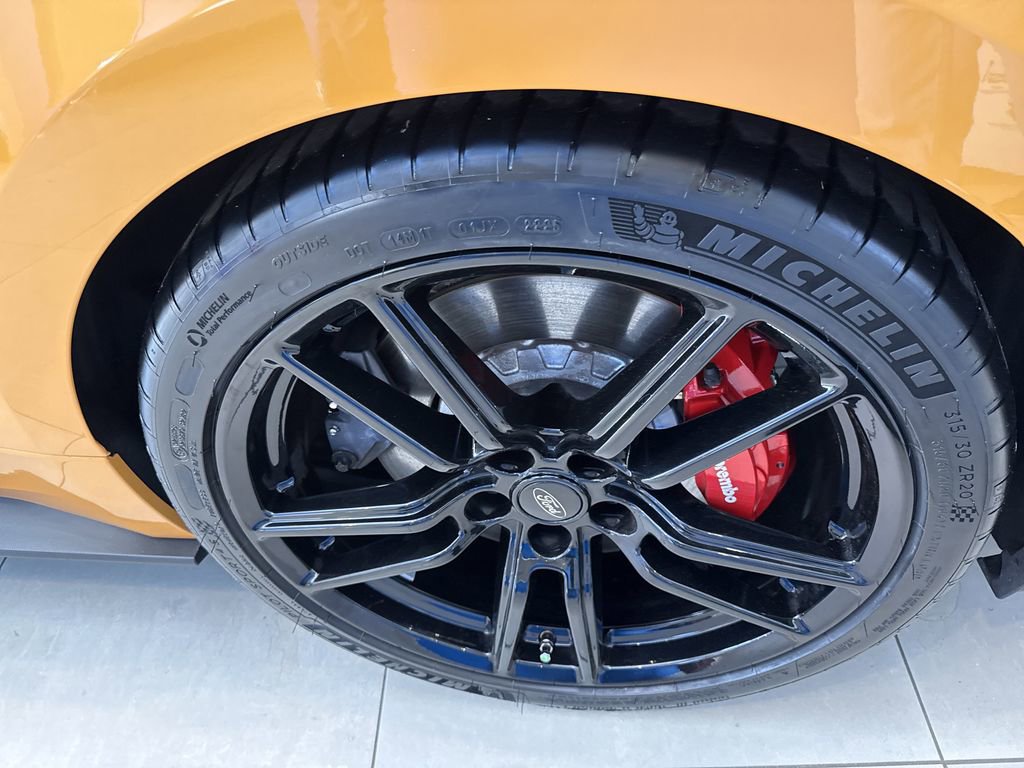 Used 2022 Ford Mustang Shelby GT500 w/ Technology Package RWD image 19