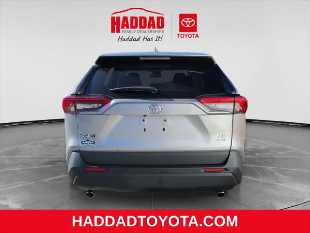 Certified 2023 Toyota RAV4 LE AWD/4WD image 4