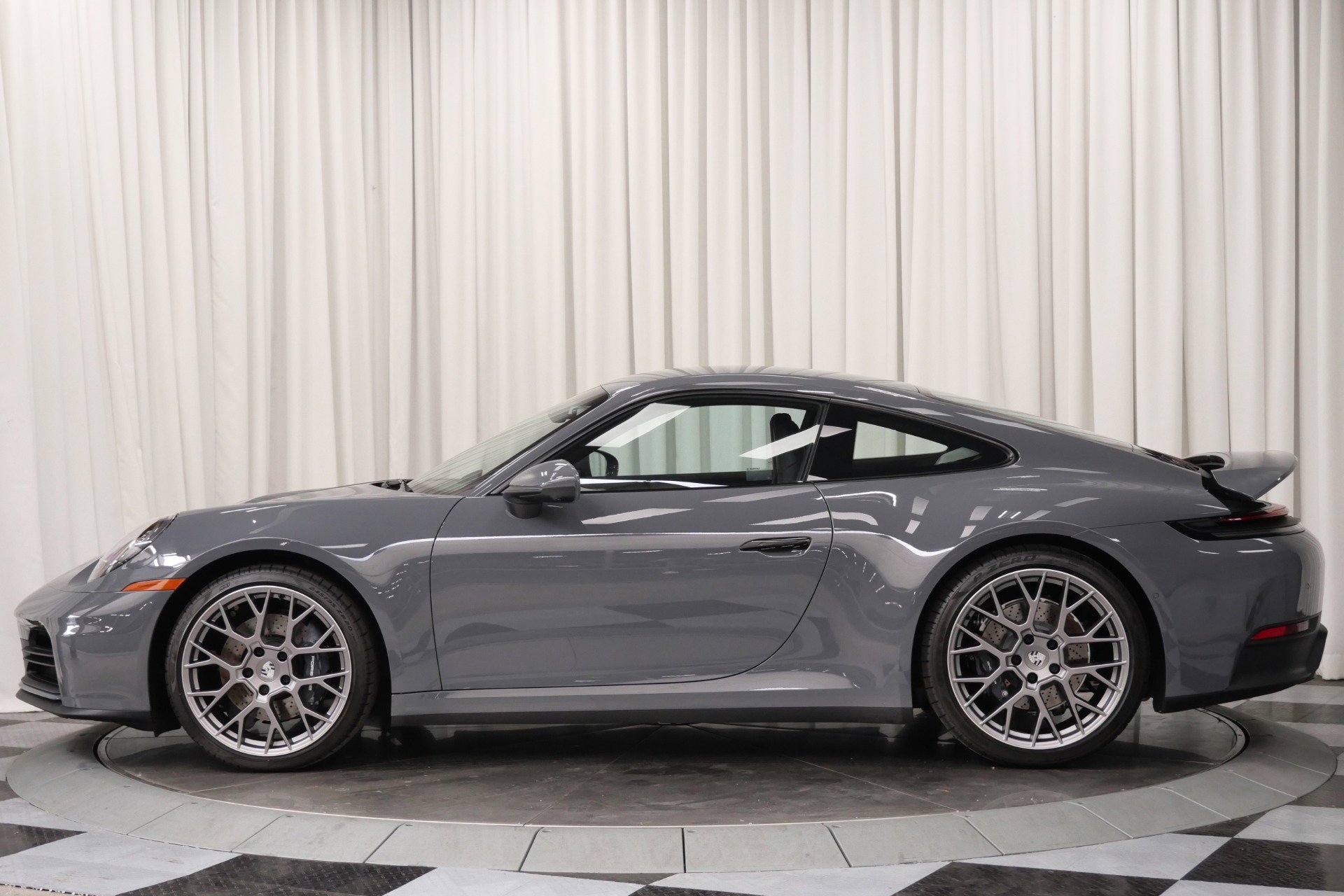 Used 2025 Porsche 911 Carrera w/ Premium Package image 6