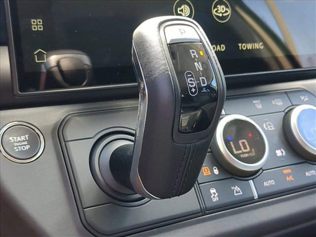 New 2026 Land Rover Defender 110 X-Dynamic SE AWD/4WD image 19