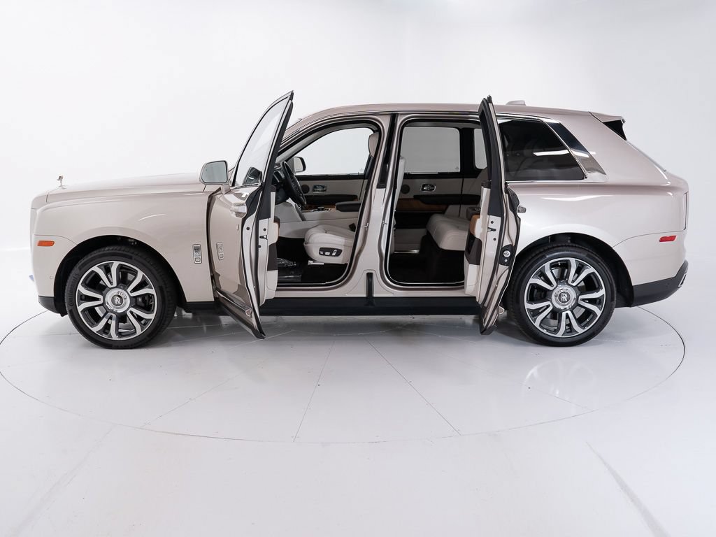 Certified 2019 Rolls-Royce Cullinan AWD/4WD image 9