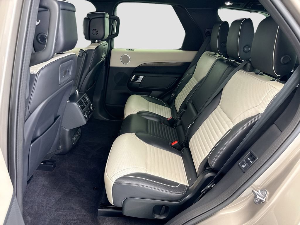 Used 2021 Land Rover Discovery HSE R-Dynamic AWD/4WD image 20