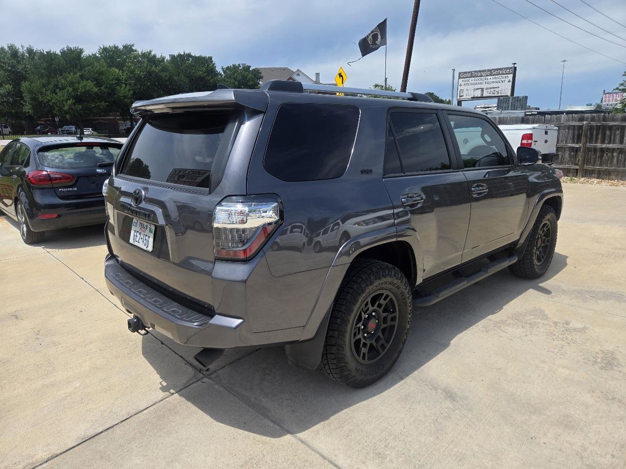Used 2020 Toyota 4Runner SR5 Premium w/ Moonroof Package AWD/4WD image 8