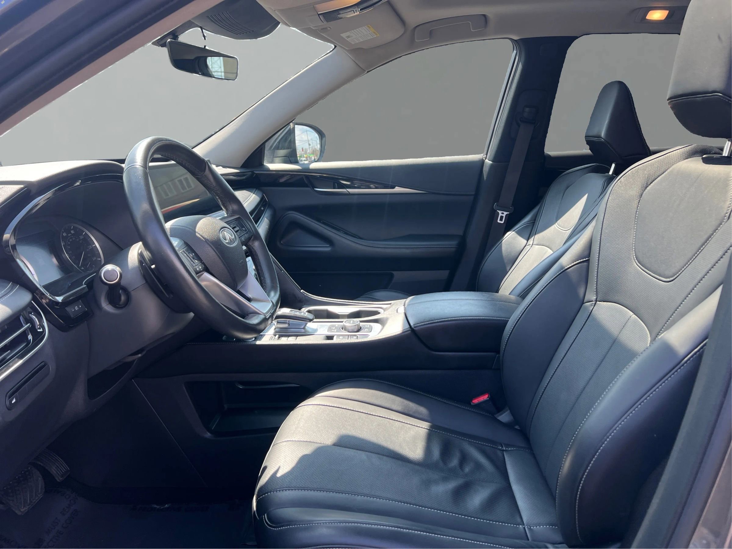 Used 2023 INFINITI QX60 Pure w/ Cargo Package image 9