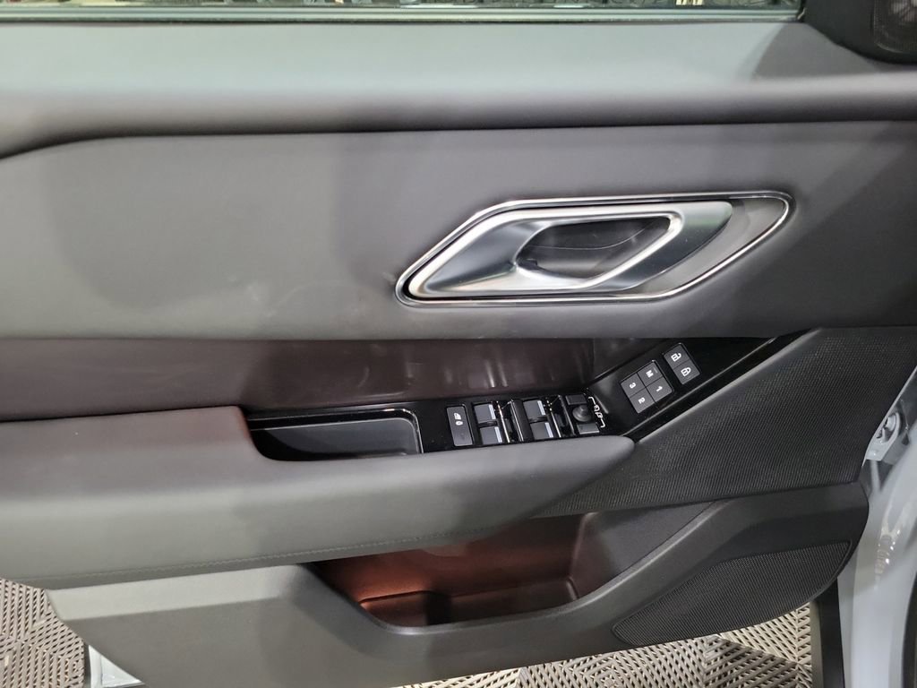 New 2026 Land Rover Range Rover Velar Dynamic SE image 14