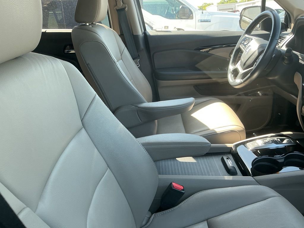 Used 2021 Honda Pilot Touring image 12