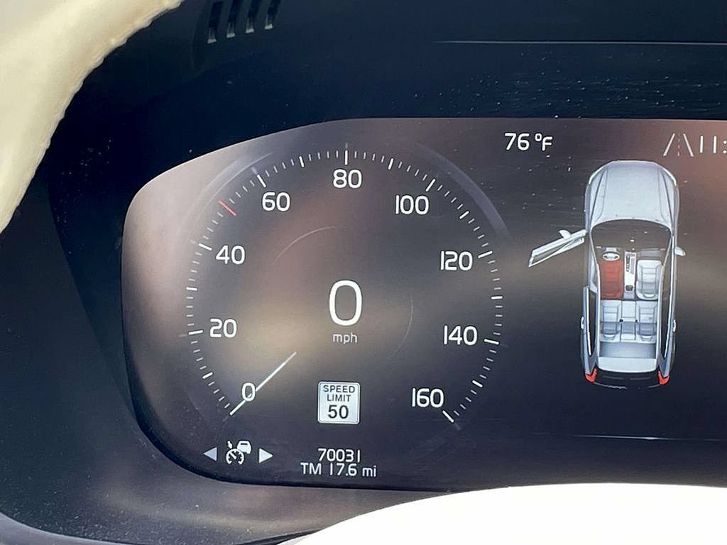 Used 2018 Volvo XC60 T5 Inscription w/ Convenience Package AWD/4WD image 25