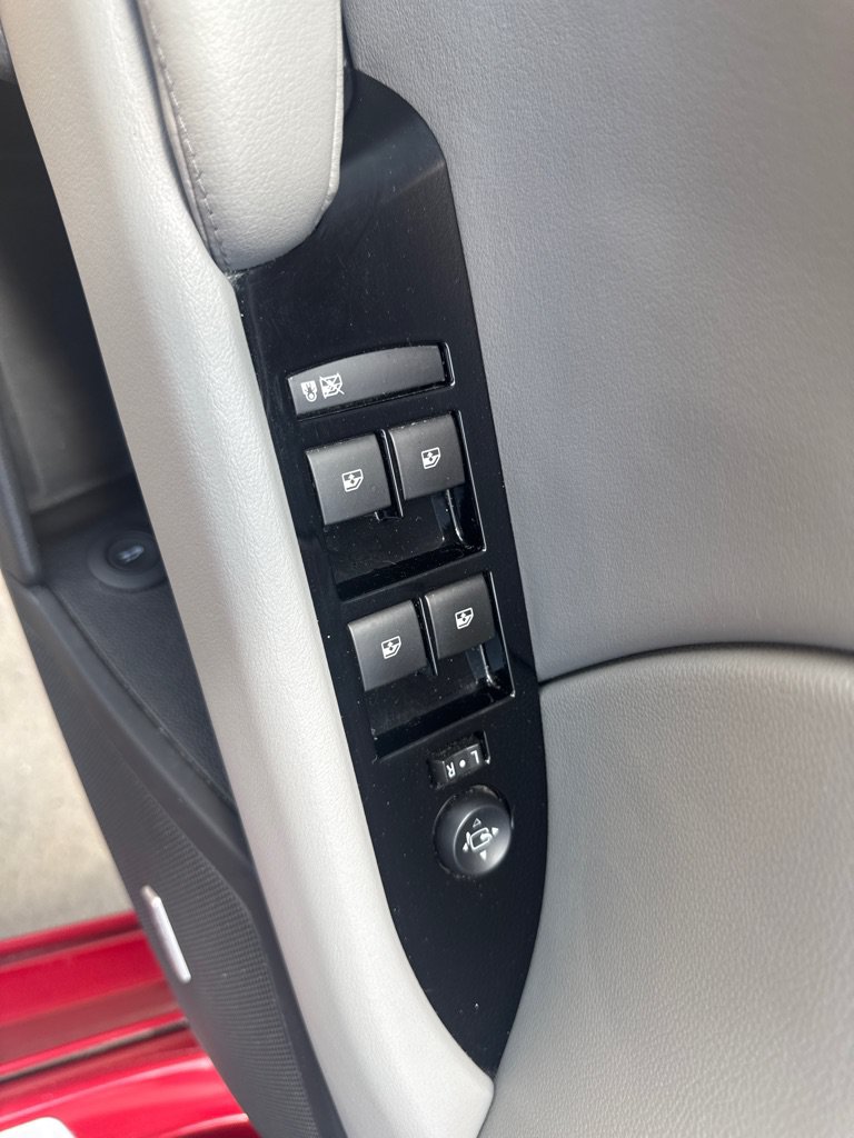 Used 2015 Cadillac XTS Luxury w/ Driver Awareness Package AWD/4WD image 20