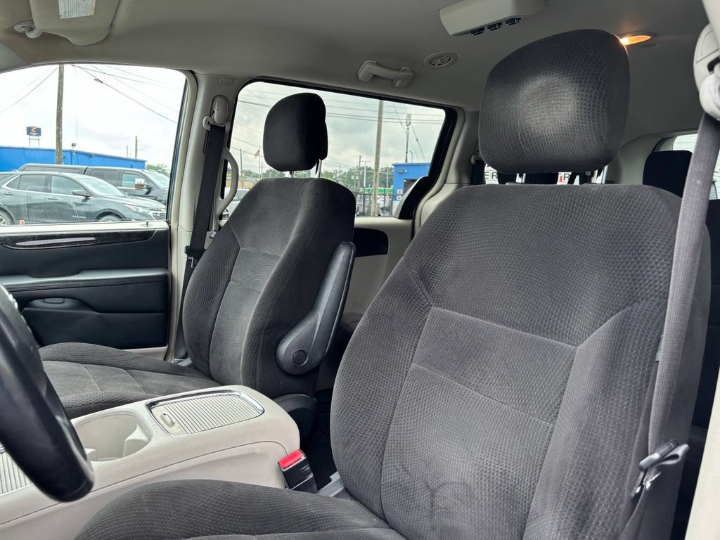 Used 2012 Dodge Grand Caravan Crew FWD image 11