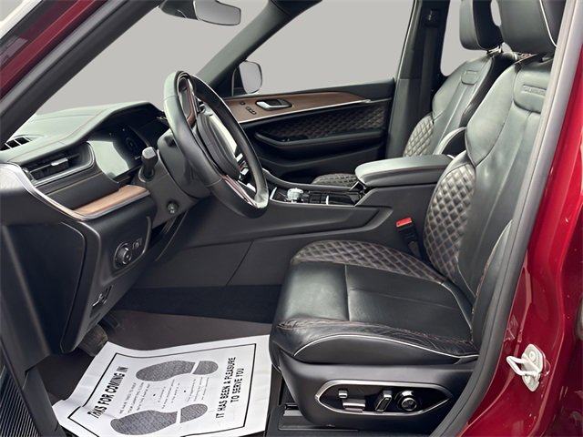 Used 2022 Jeep Grand Cherokee Summit w/ Luxury Tech Group V image 7