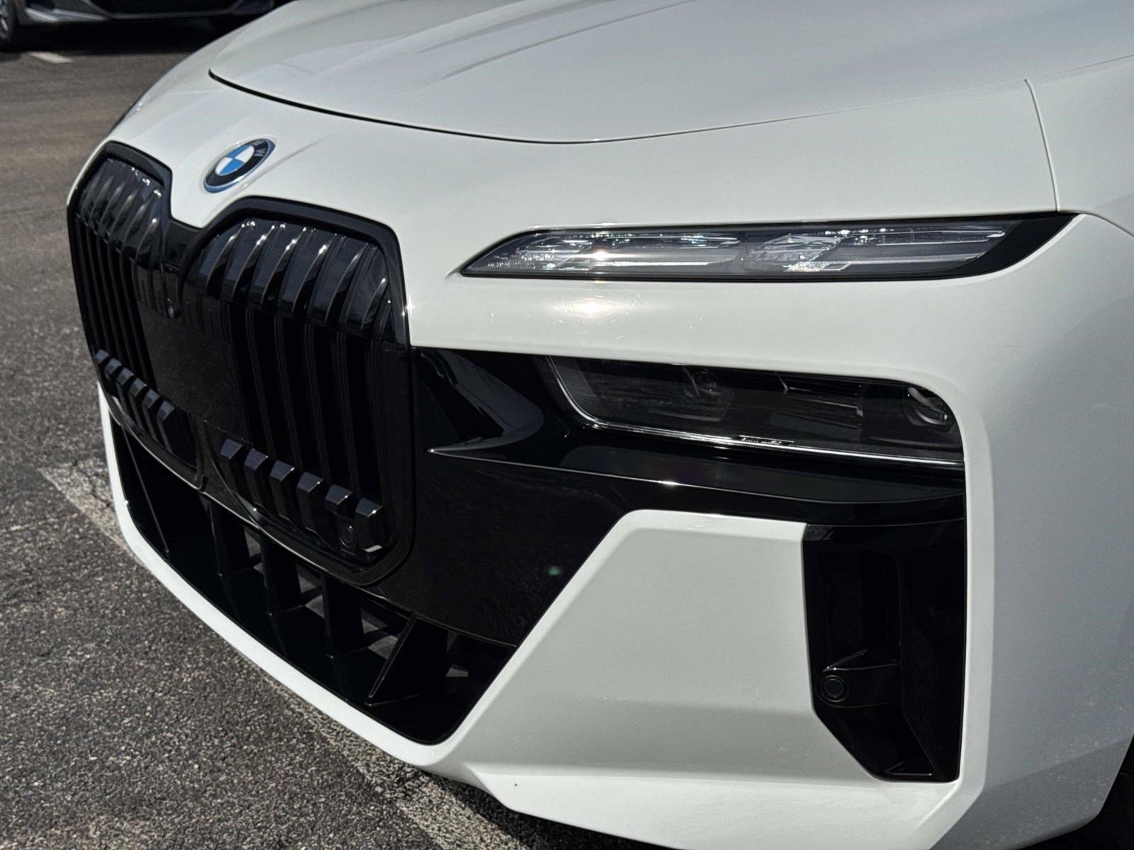 Certified 2024 BMW i7 xDrive60 w/ Executive Package image 10