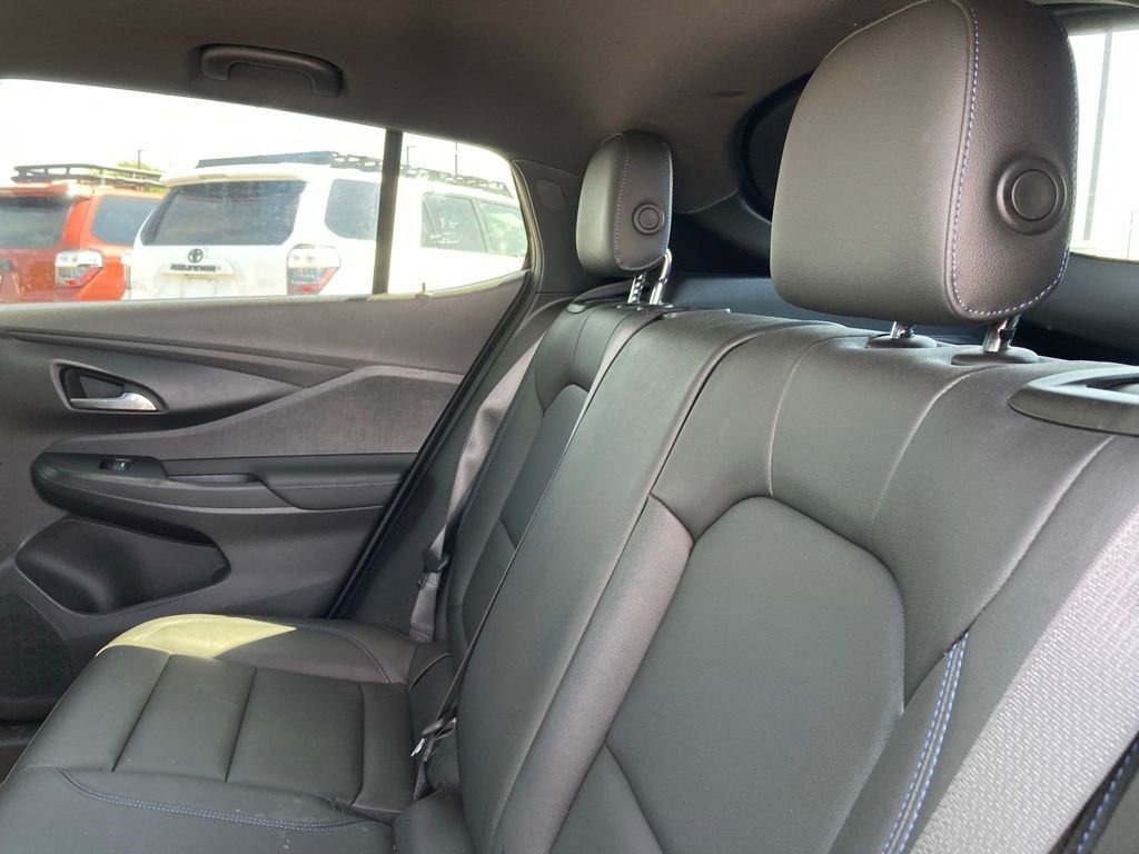 Used 2025 Buick Envista Sport Touring image 9