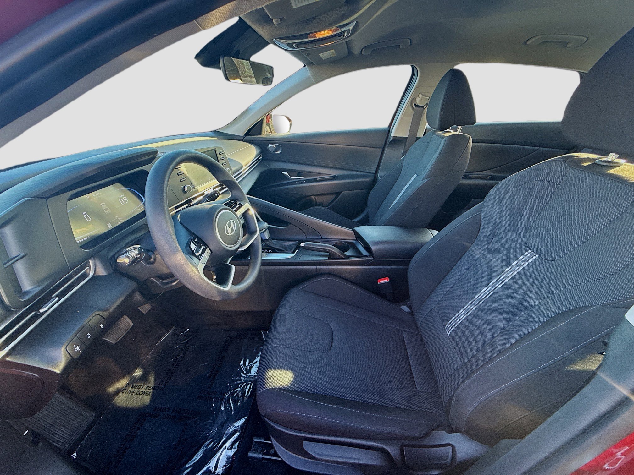 Used 2025 Hyundai Elantra SE image 16