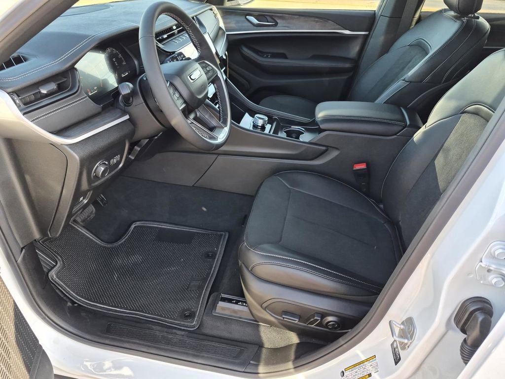 New 2026 Jeep Grand Cherokee L 2WD image 10