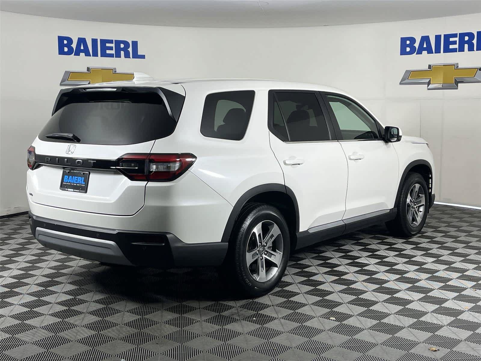 Used 2025 Honda Pilot EX-L image 5