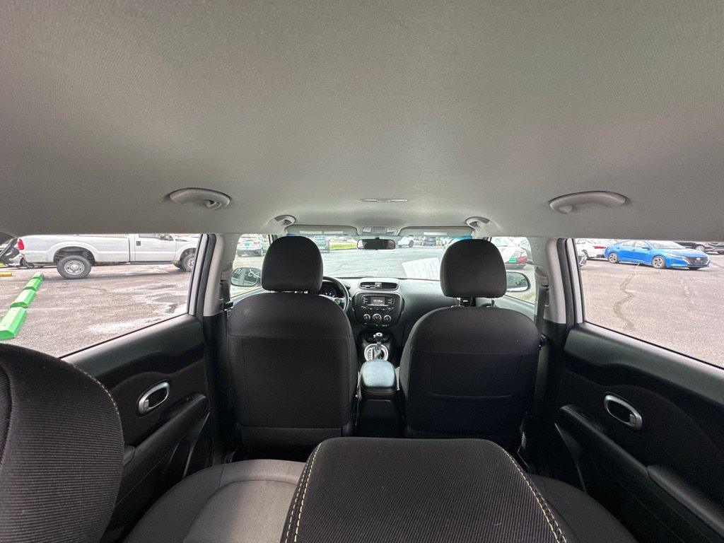 Used 2016 Kia Soul + FWD image 23