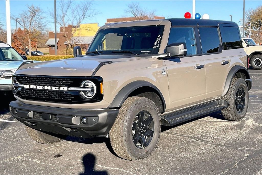 New 2025 Ford Bronco Outer Banks image 2