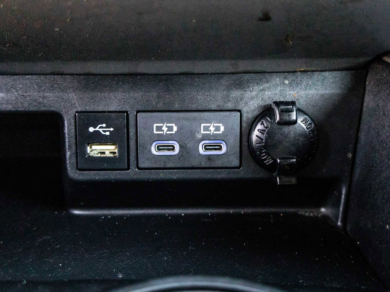 Used 2022 Toyota Highlander LE FWD image 31