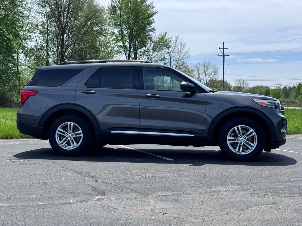 Used 2020 Ford Explorer XLT AWD/4WD image 4