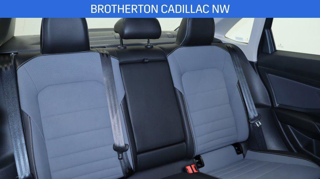 Used 2025 Volkswagen Jetta SE image 25