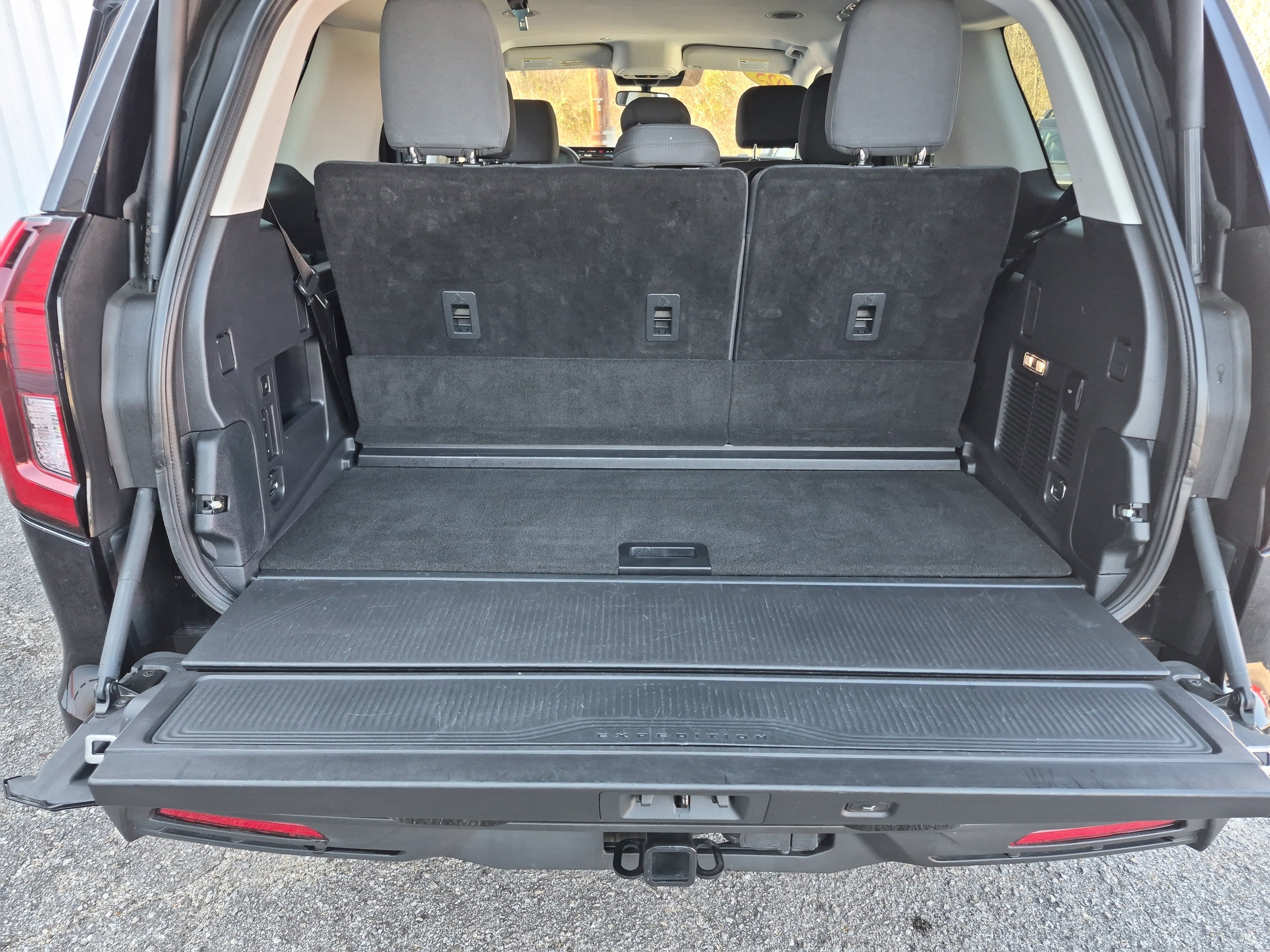 Certified 2025 Ford Expedition Active AWD/4WD image 17