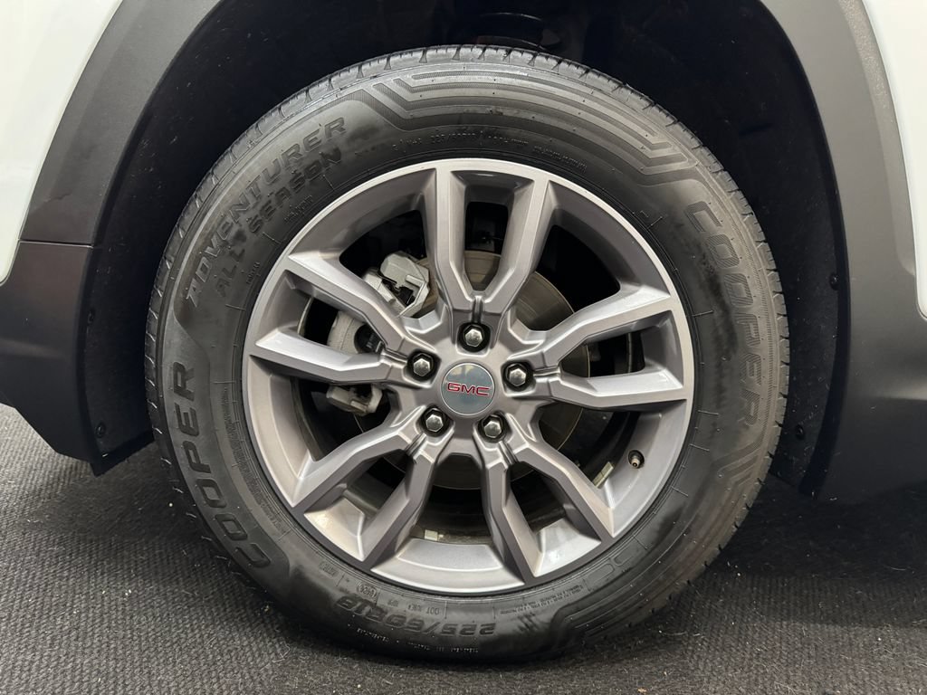Used 2024 GMC Terrain SLT AWD/4WD image 13