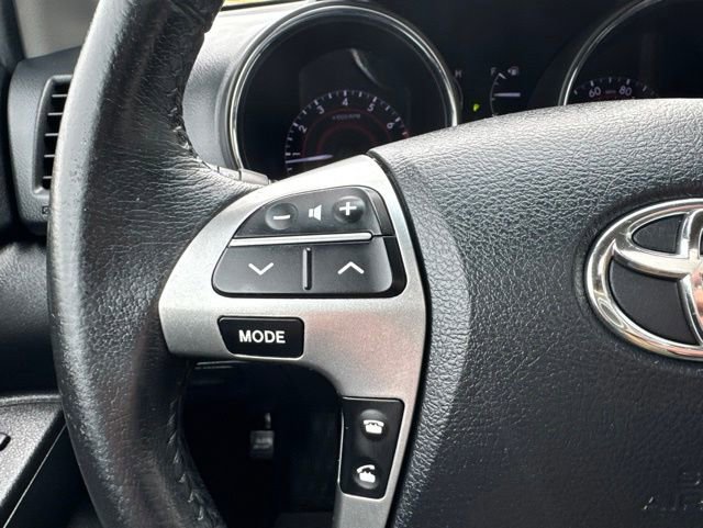 Used 2013 Toyota Highlander Limited AWD/4WD image 17