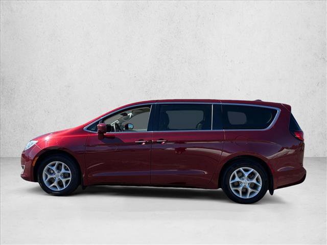 Used 2018 Chrysler Pacifica Touring Plus w/ Tire & Wheel Group FWD image 9
