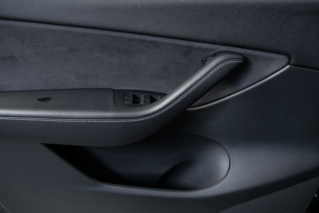 Used 2021 Tesla Model Y Performance image 30