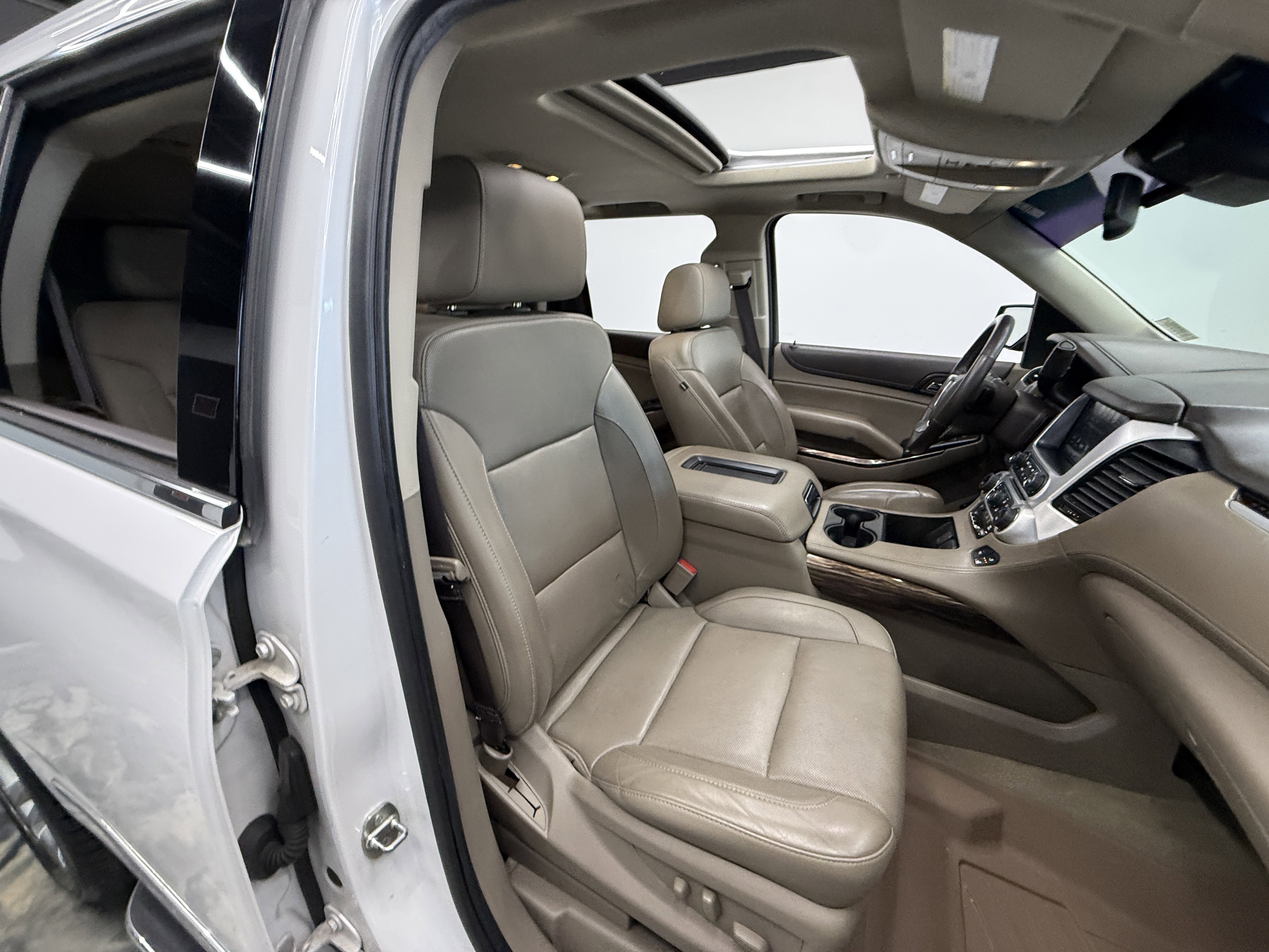 Used 2018 GMC Yukon SLT w/ Premium Edition AWD/4WD image 23