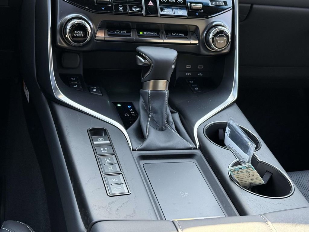 Used 2025 Lexus LX 600 4WD w/ Accessory Package (2T) image 19