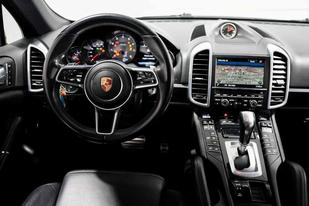 Used 2015 Porsche Cayenne S image 12
