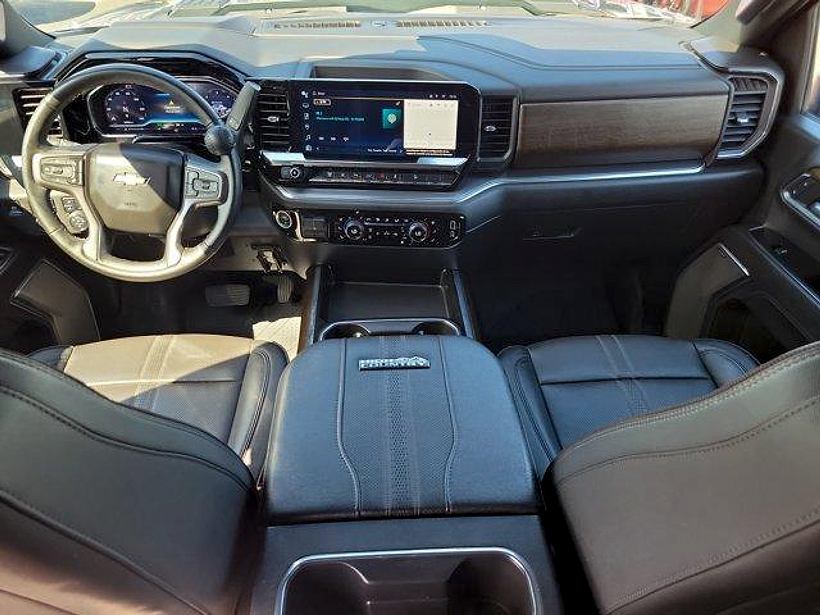 Used 2024 Chevrolet Silverado 2500 High Country w/ High Country Premium Package AWD/4WD image 15