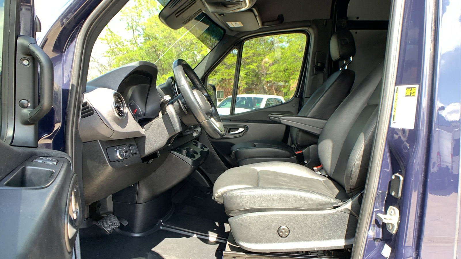 Used 2023 Mercedes-Benz Sprinter 2500 image 11